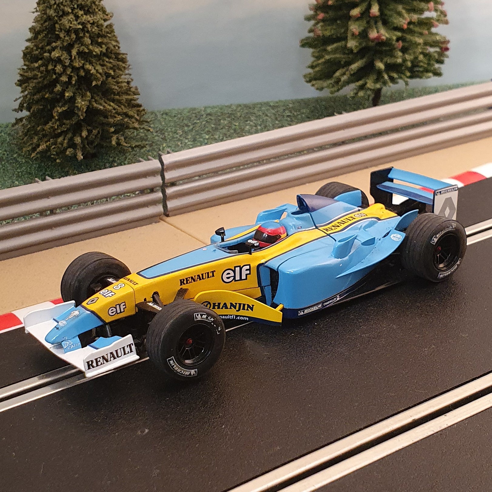 1/32 Scalextric F1 RENAULT-