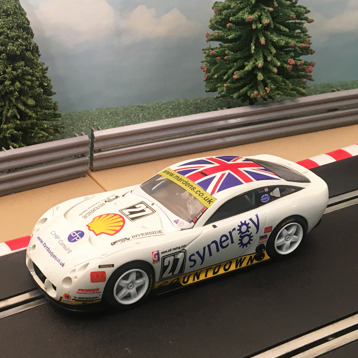 Scalextric 1:32 Car - C2590 White TVR T400R Synergy #27 *LIGHTS