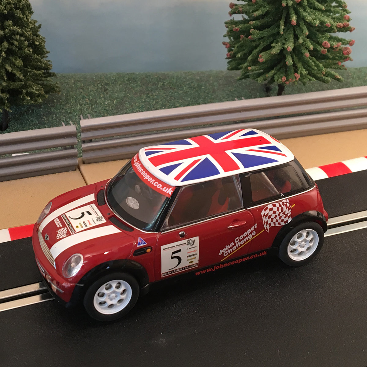 Scalextric 1:32 Car - C2484 Red BMW Mini Cooper Union Jack #5 *LIGHTS* –  Action Slot Racing