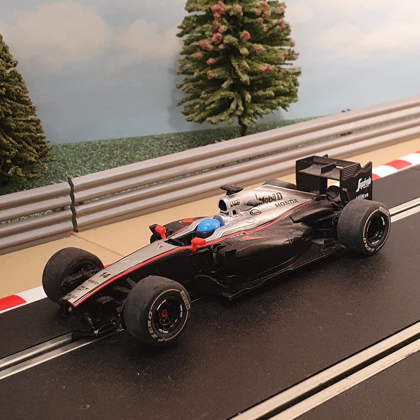 Scalextric 1:32 Car - C3620 McLaren Honda 2015 Livery #14