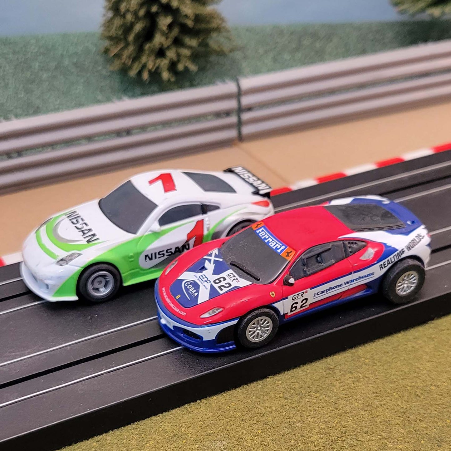 Micro Scalextric Pair 1:64 Cars - Ferrari F40 #62 & Nissan 350Z #1