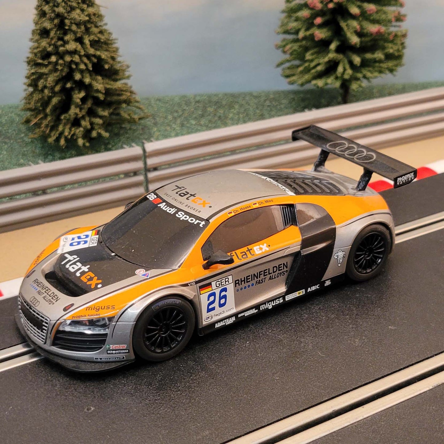 Scalextric 1:32 Car - Audi R8 GT3 FlatEX #26 #J