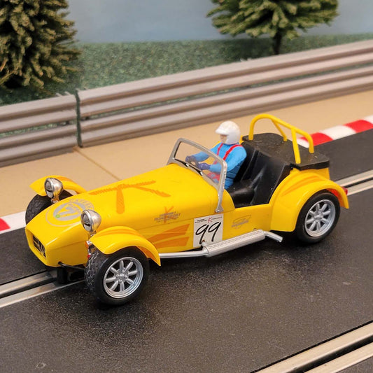 Coche Scalextric 1:32 - C2211 Caterham Amarillo #99 #E