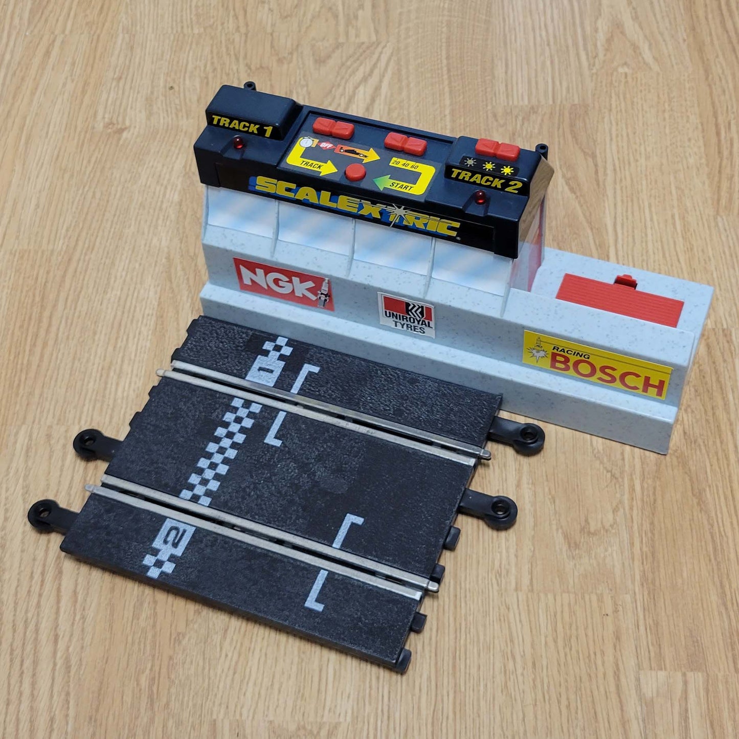 Scalextric 1:32 Building - C8002 Pole Position Sound Control Centre #Q