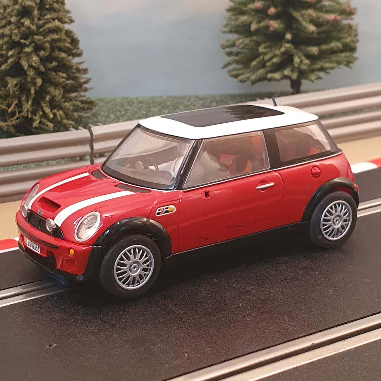 Coche Scalextric 1:32 - C2538A Trabajo italiano - BMW Mini Cooper rojo *LUCES* #Q