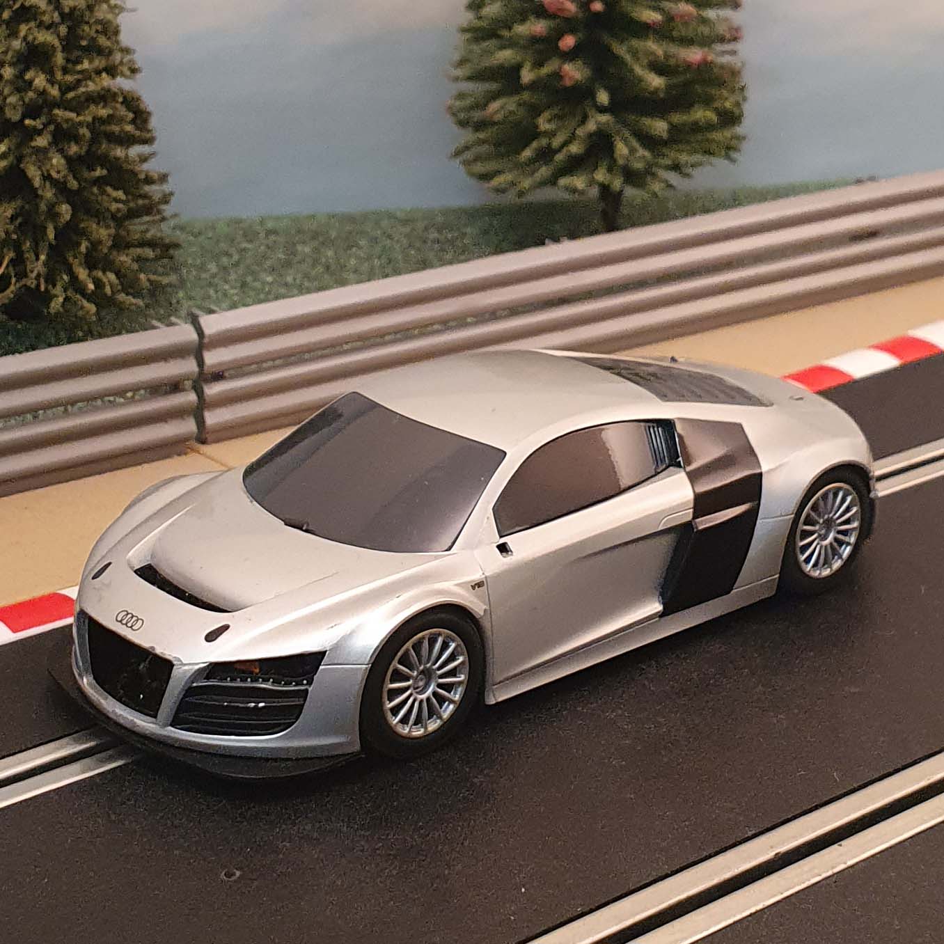 Scalextric 1:32 Car - C3251 Silver / Grey Audi R8 GT3 #Q