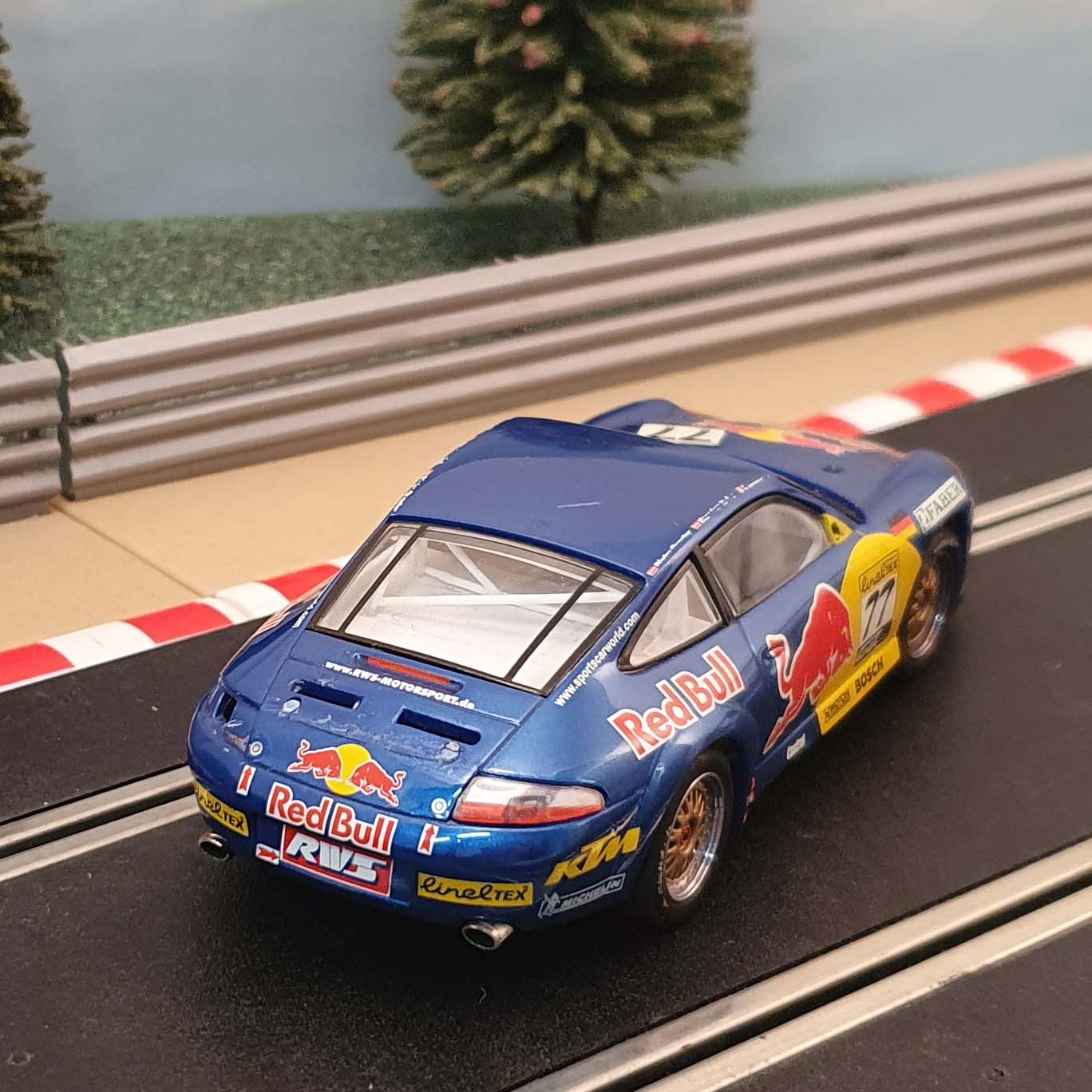 Scalextric 1:32 Car - Porsche 911 GT3R #77 Red Bull *LIGHTS* #B