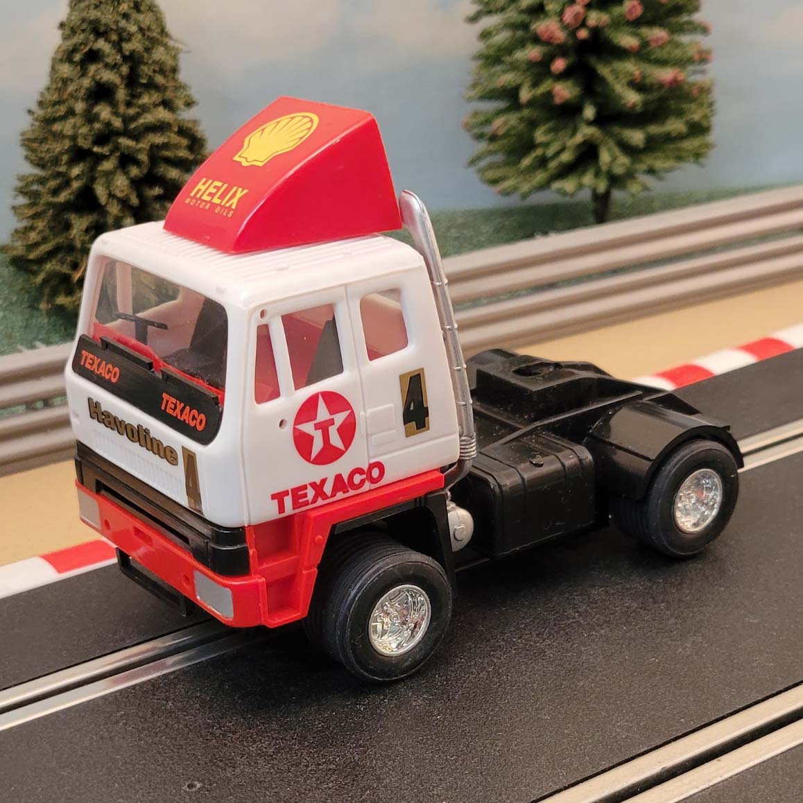 Scalextric 1:32 Lorry Truck Racing Rig - Texaco Shell #4 rojo y blanco