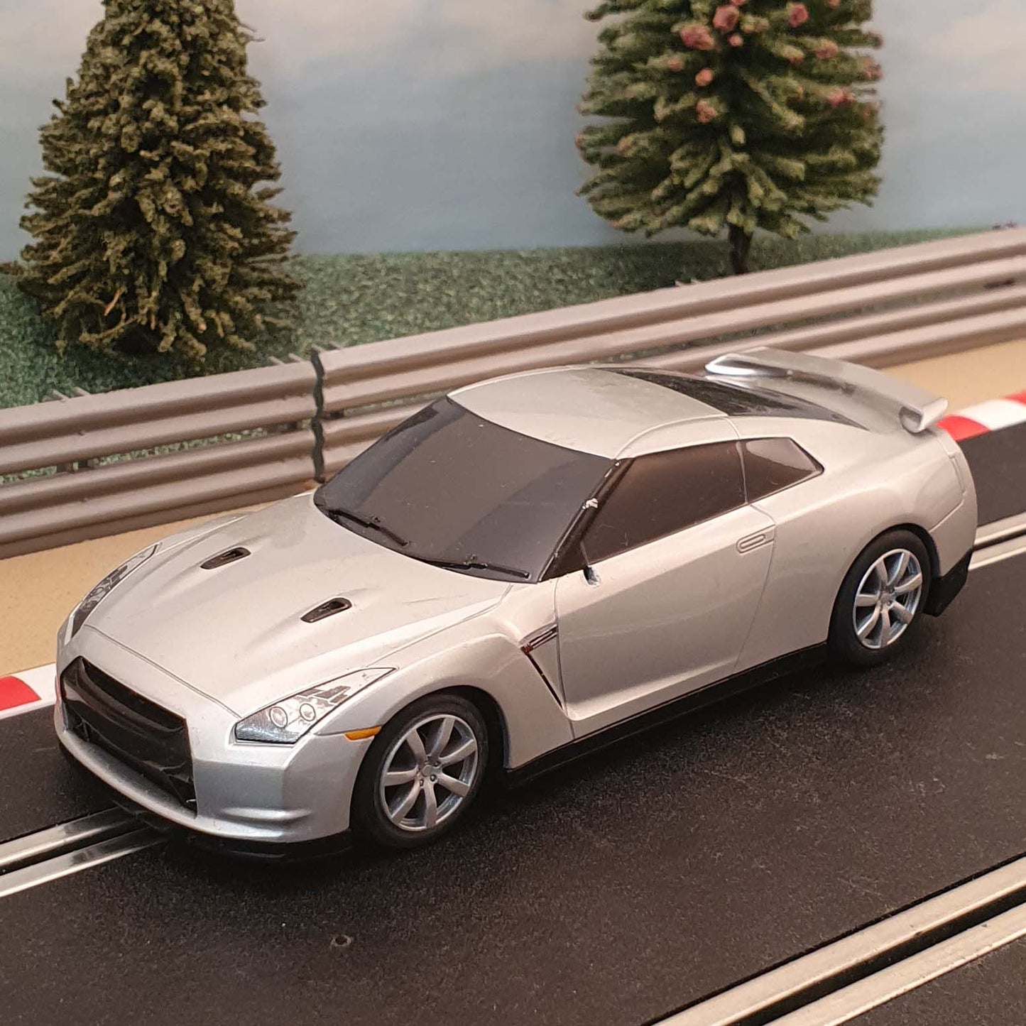 Scalextric 1:32 Drift Car - Silver Nissan GT-R #Q