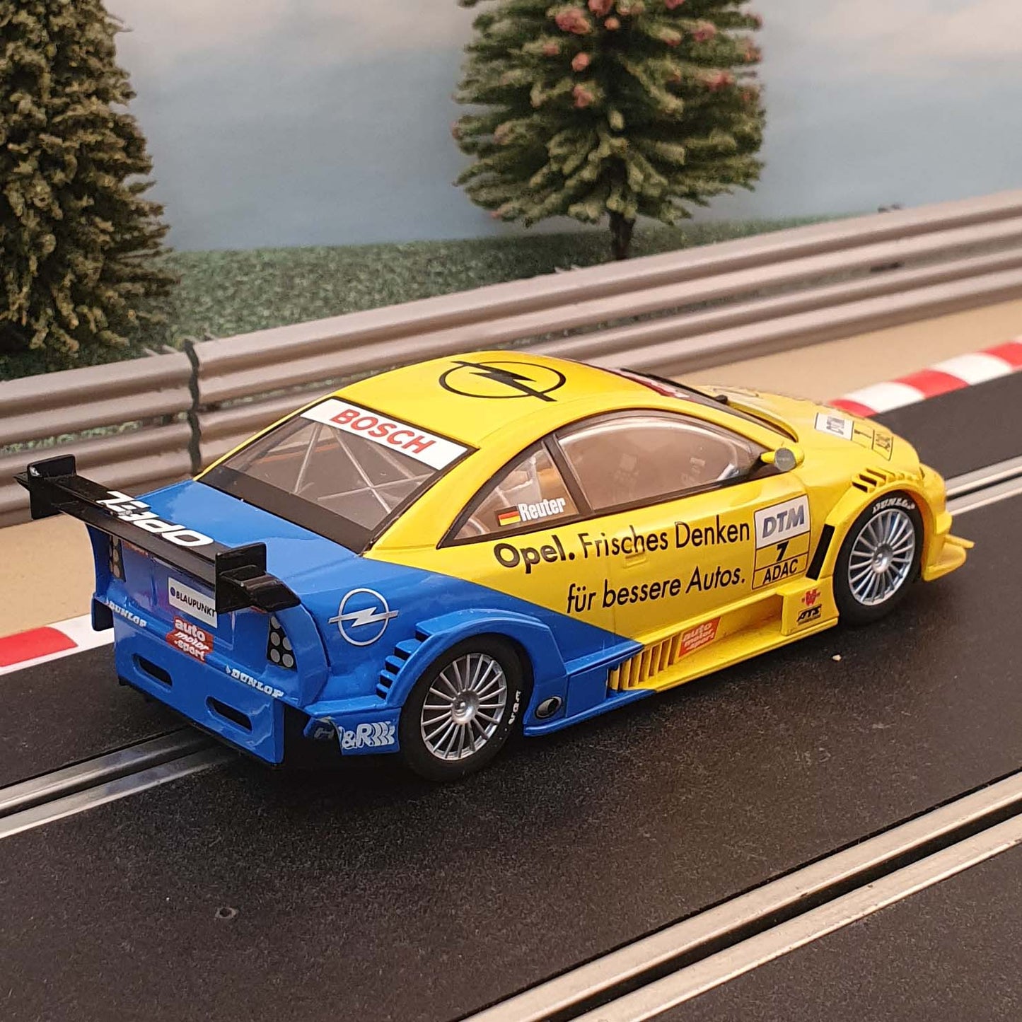 Scalextric 1:32 Car - C2474 Yellow / blue DTM Opel V8 Coupe #7 *LIGHTS* #Q