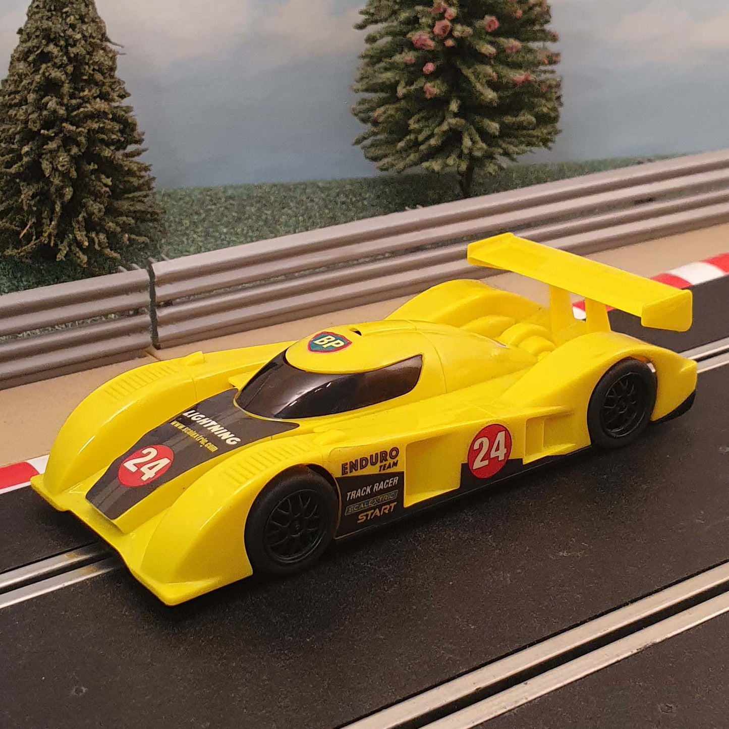 Scalextric 1:32 Start Car - Yellow Le Mans Prototype #24 #Q