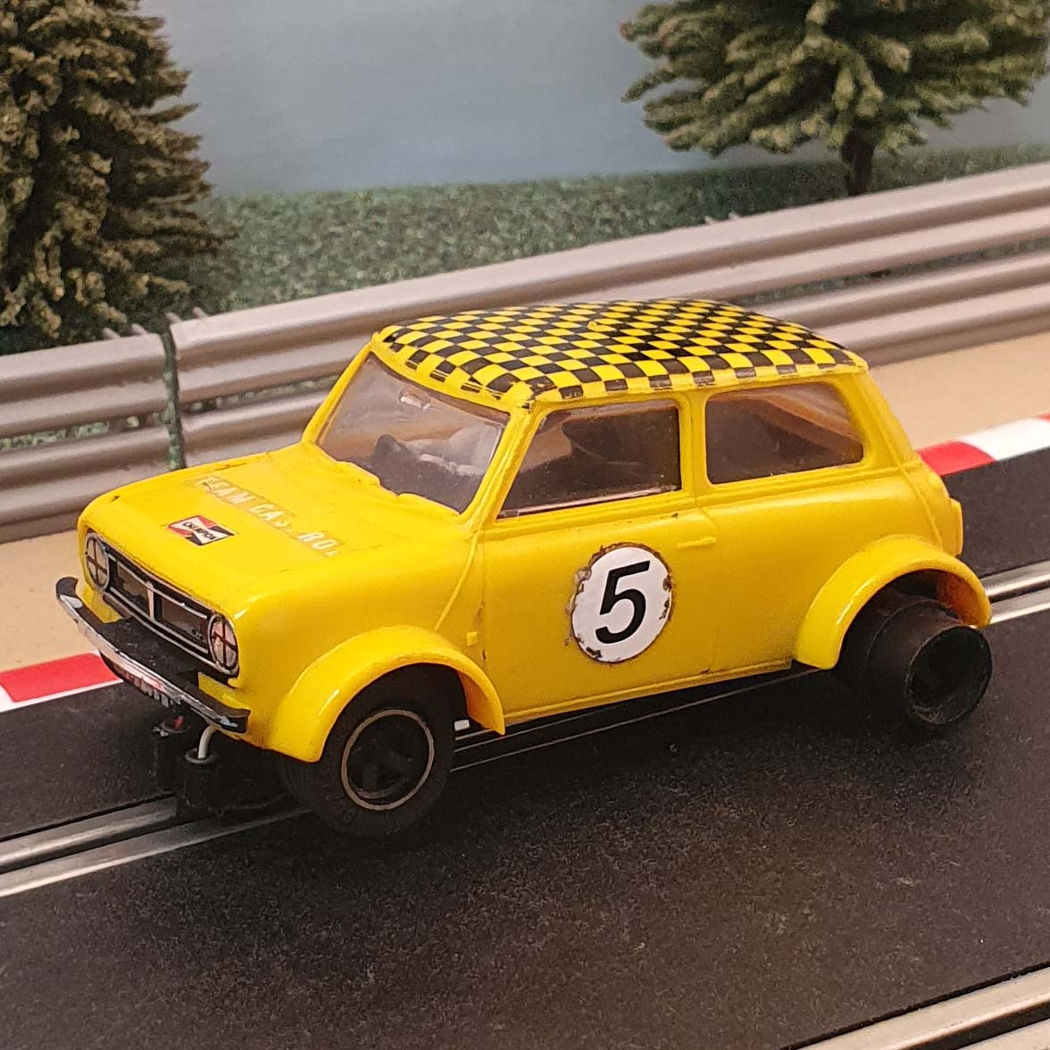 Coche Scalextric 1:32 - C122 Amarillo Mini 1275 GT #5