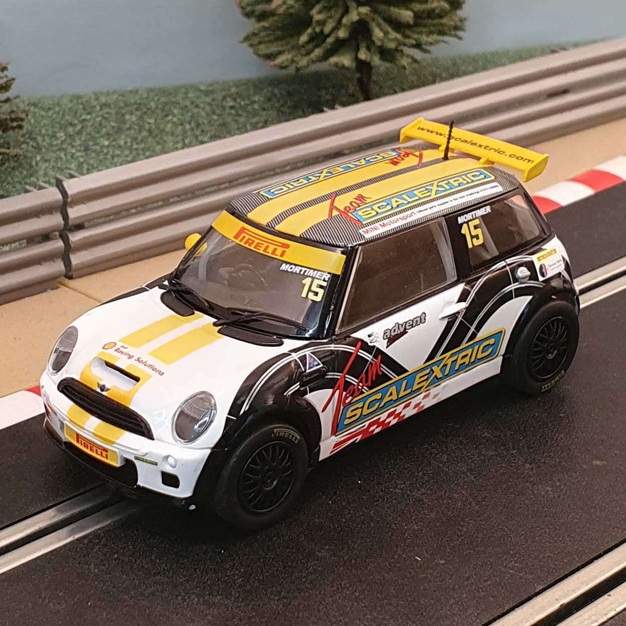 Scalextric 1:32 Car - C3400 BMW Mini Cooper Team #15 Mortimer *LIGHTS* #Z