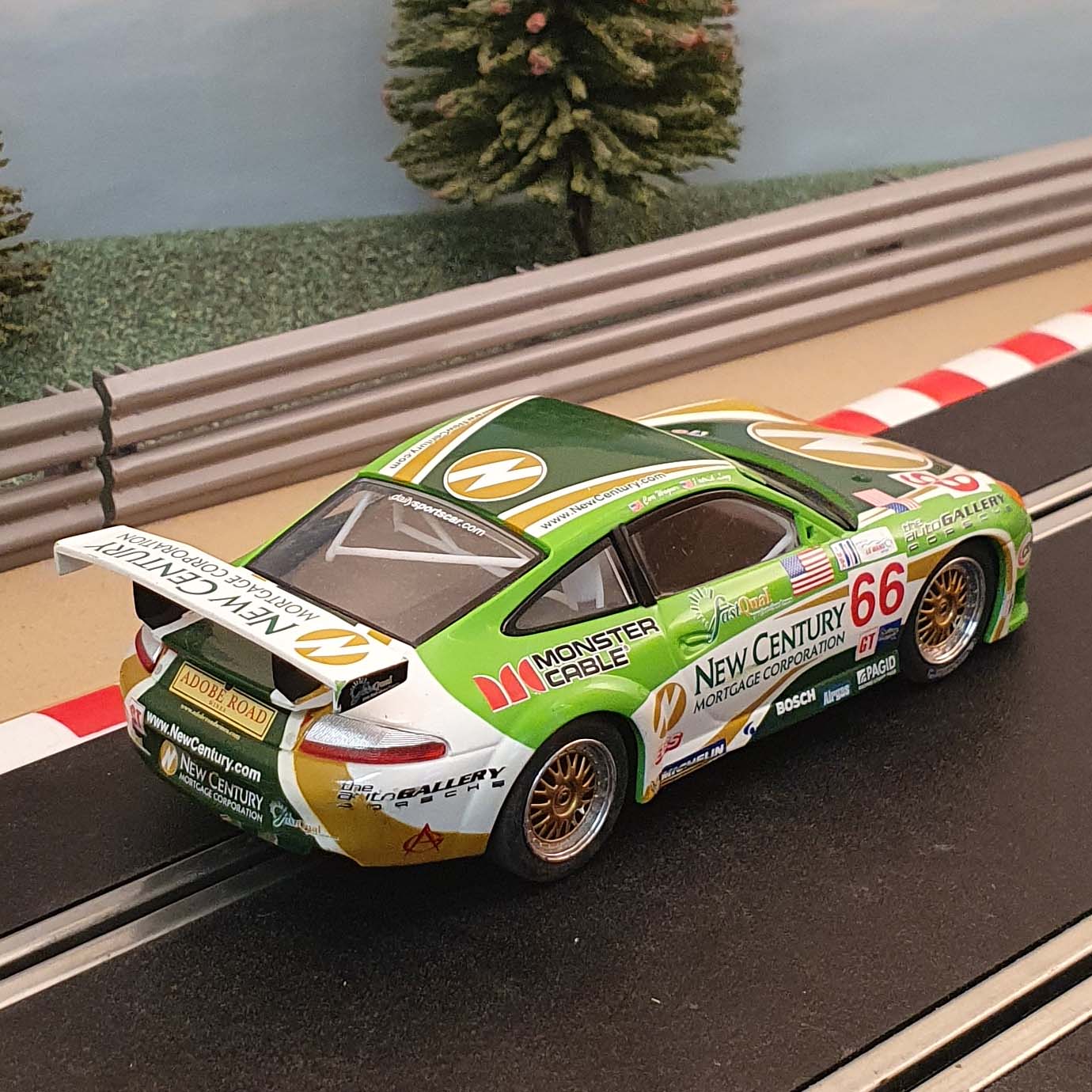 Coche Digital Scalextric 1:32 - C2665D Porsche 911 GT3R #66 Century LUCES #J