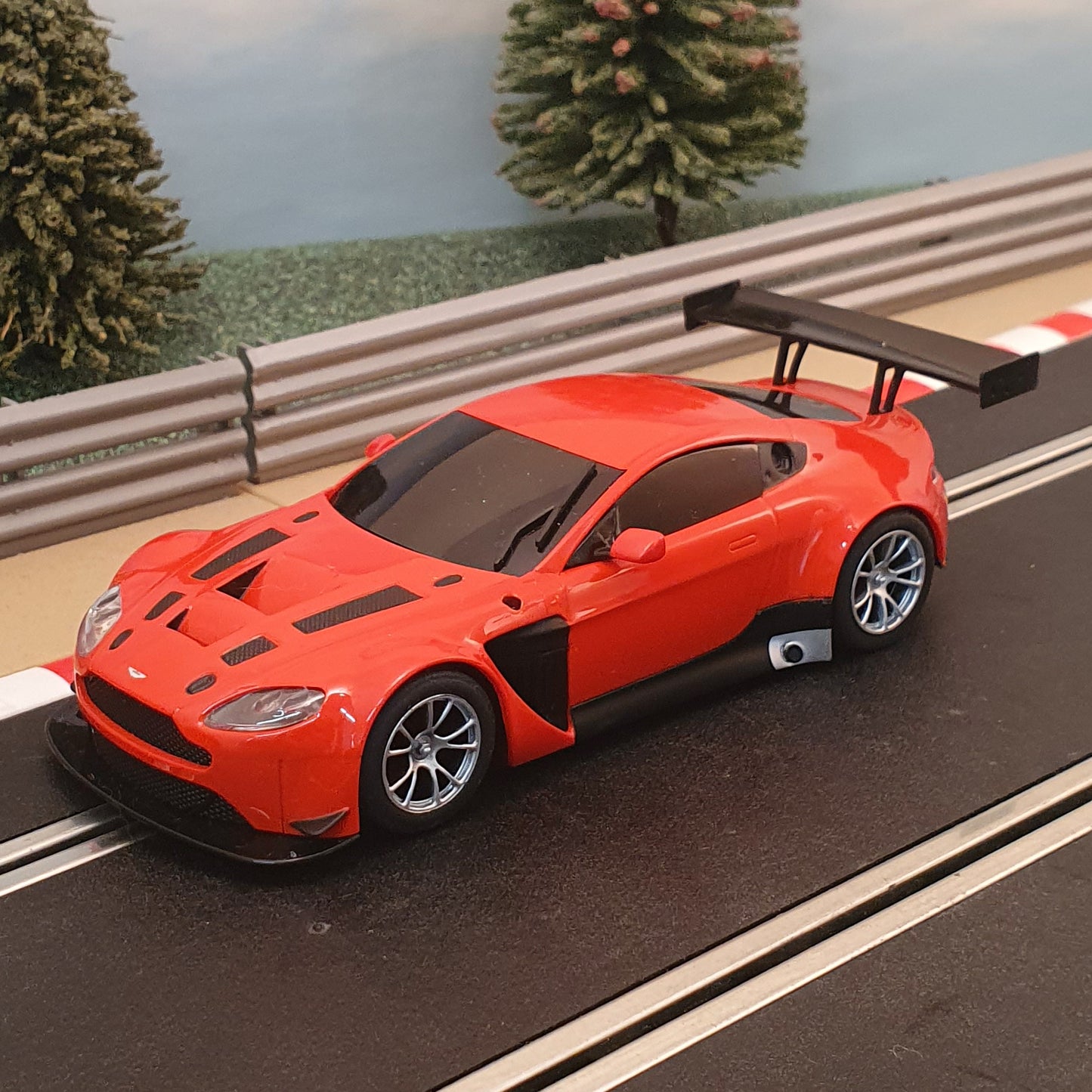 Scalextric 1:32 Car - Red Aston Martin Vantage GT3 #E