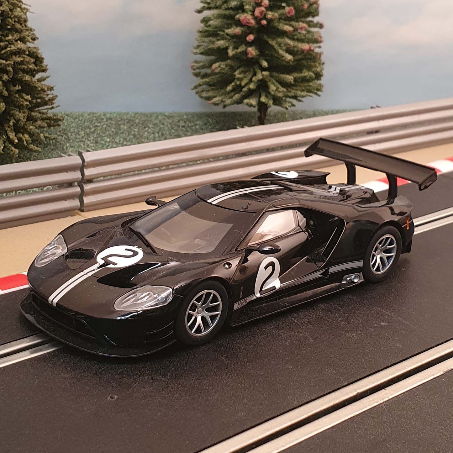 Scalextric 1:32 Car - Black Ford GT GTE #2 *LIGHTS* #K