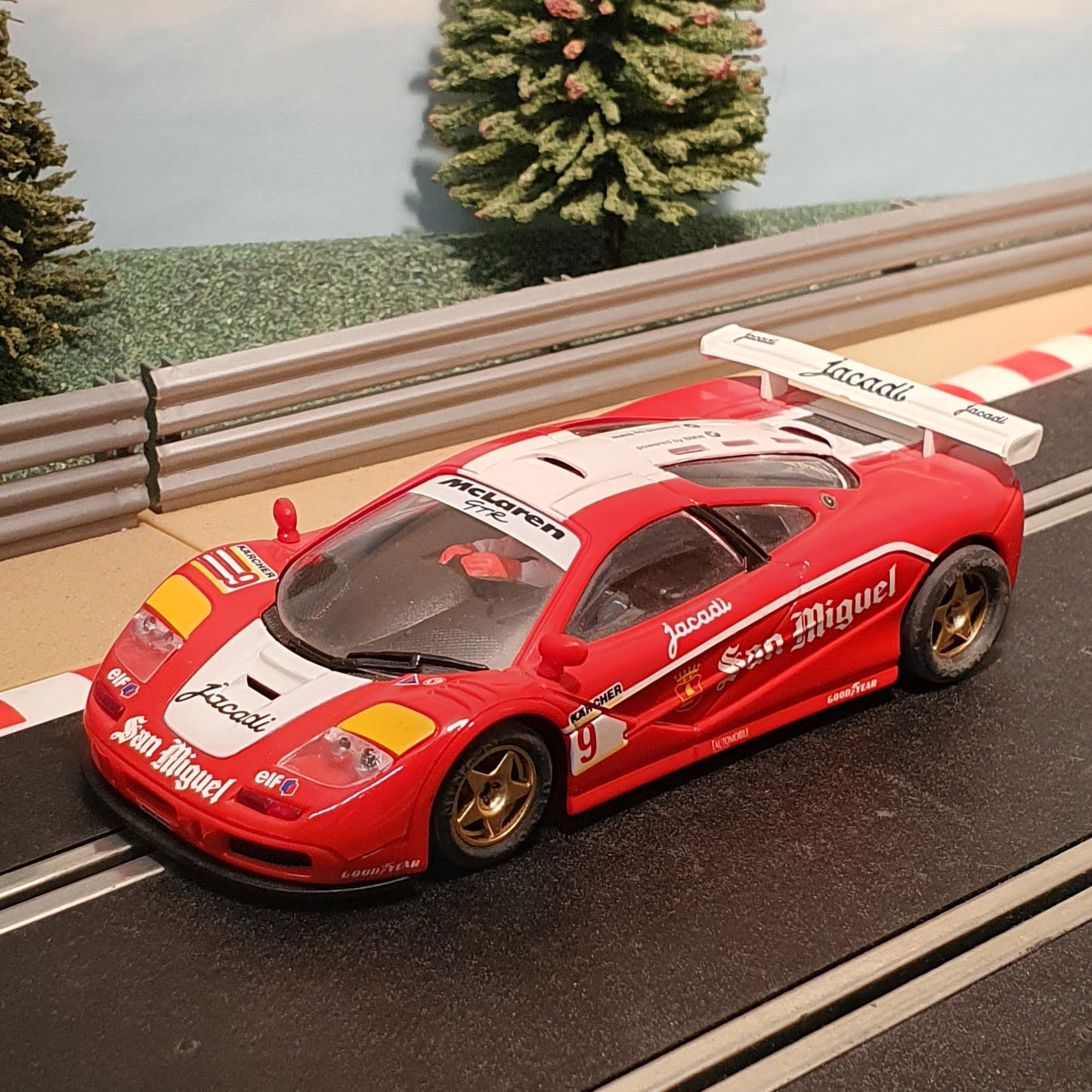 AutoArt Runs On Scalextric 1:32 Car - 50435 Mclaren GTR Zhuhai #9