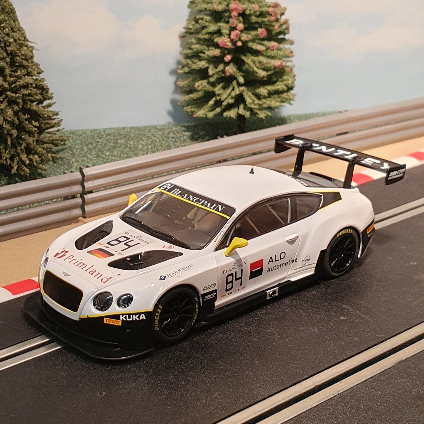 Scalextric 1:32 Car - C3714 Bentley Continental GT3  *LIGHTS* #84 #J