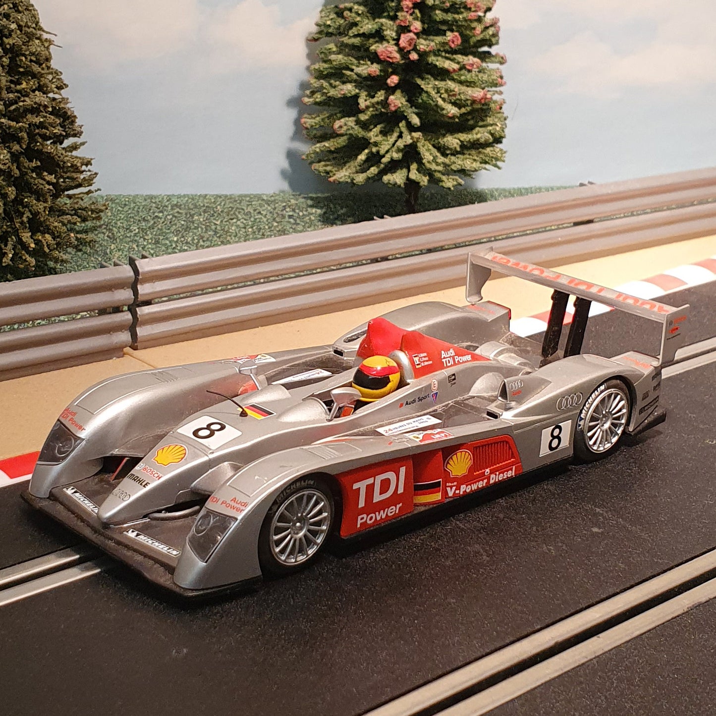 Scalextric 1:32 Car - C2809 Silver Audi R10 Le Mans *LIGHTS* #8 #Q