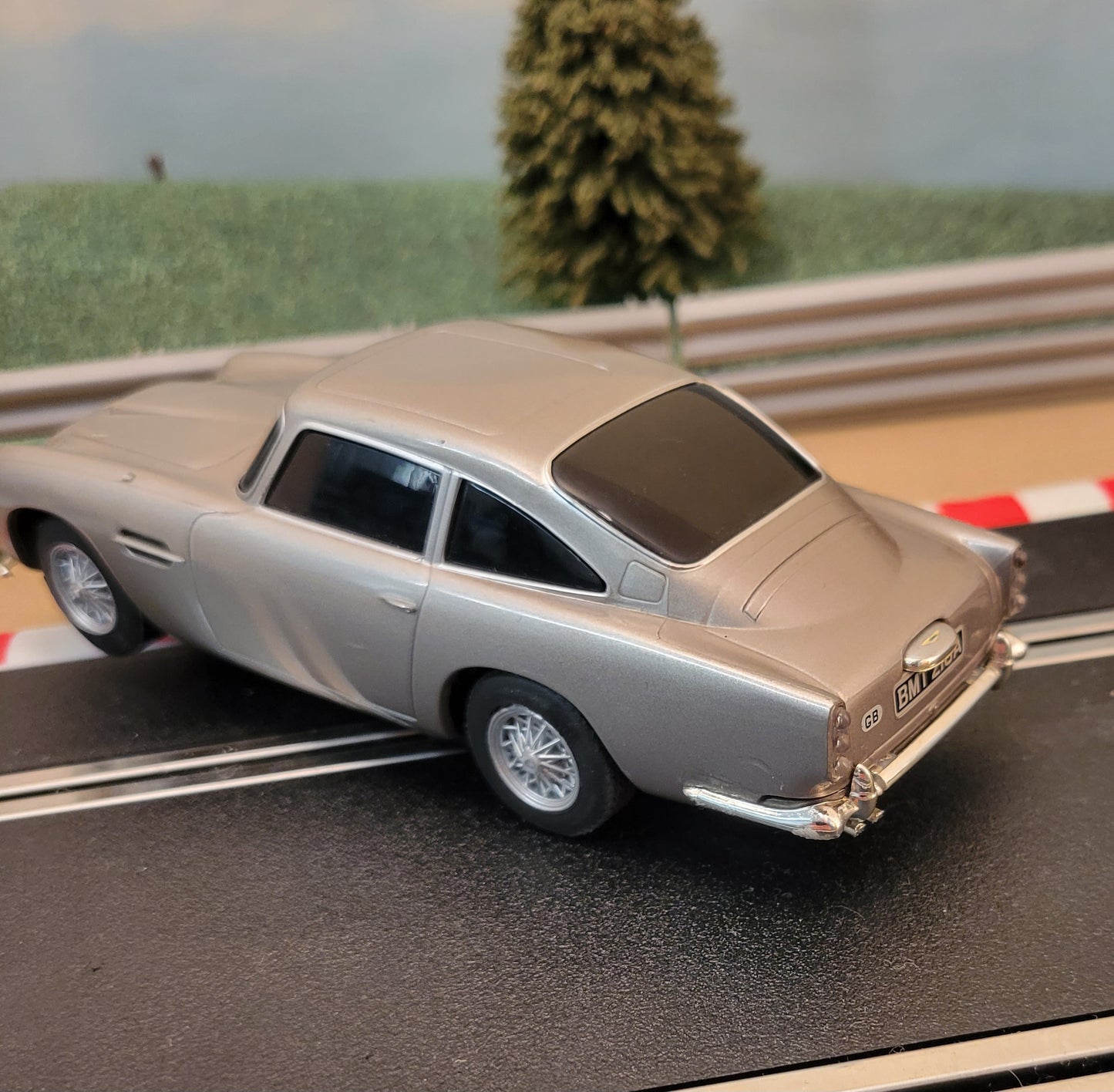 Scalextric 1:32 Car - James Bond 007 Aston Martin DB5 #MWHX