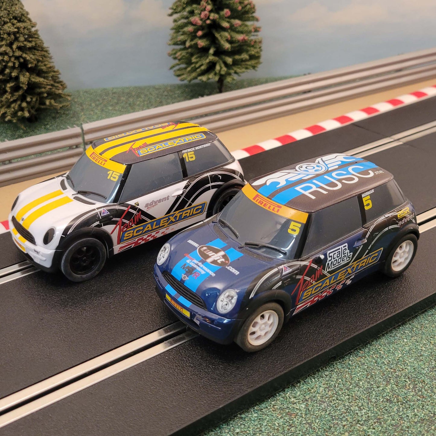 Coche Scalextric 1:32 - C3563 BMW Mini Cooper 'Team Scalextric' RUSC #5 Norman #M