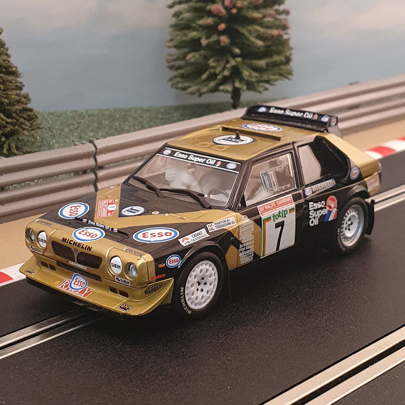 Scalextric 1:32 Car - C3490 Lancia Delta S4 Tabaton #7 *LIGHTS* #M