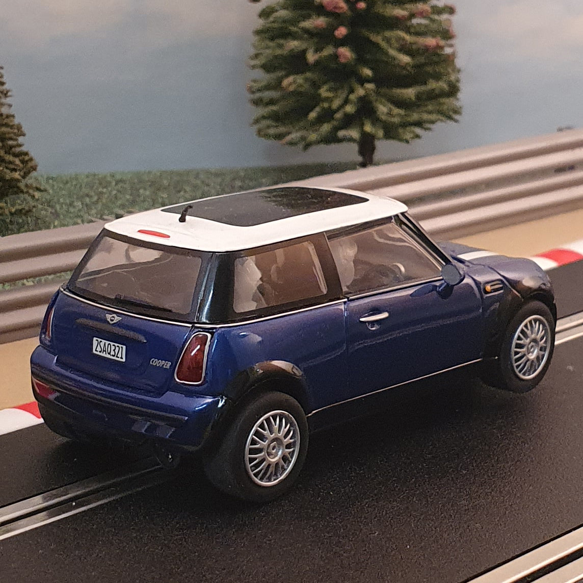 Scalextric 1:32 Car - C2538 Italian Job - Blue BMW Mini Cooper *LIGHTS* #D