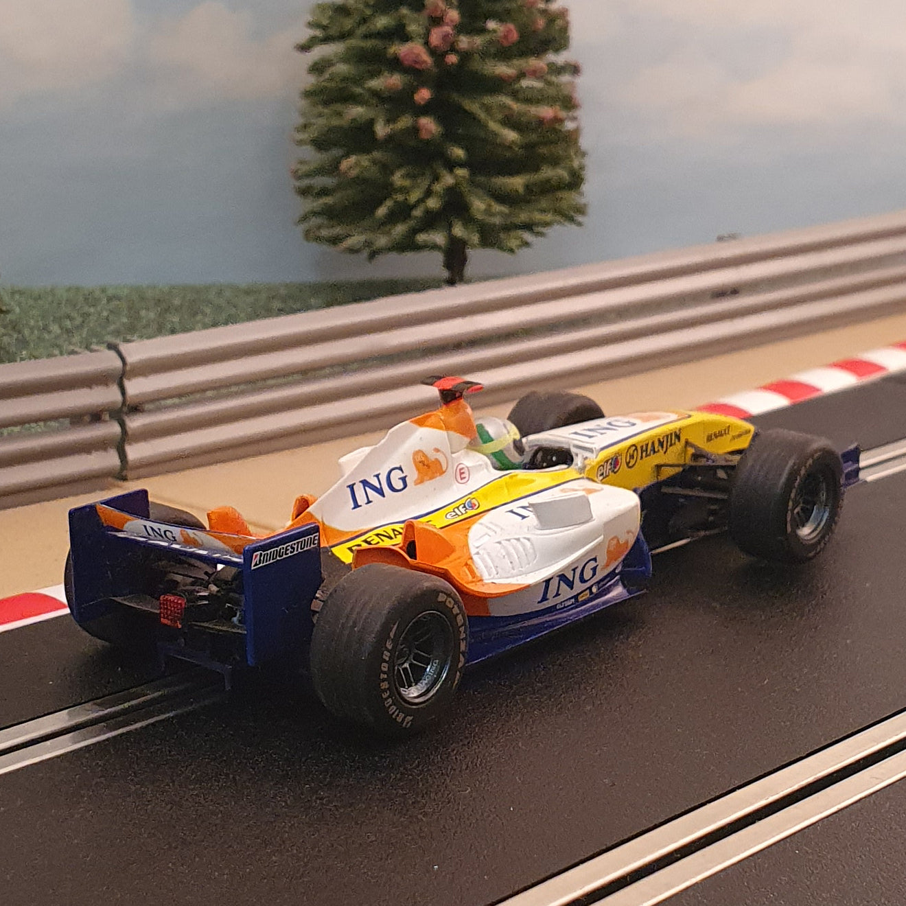 Scalextric 1:32 Digital Car - C2780D Renault F1 Team ING #3 #E