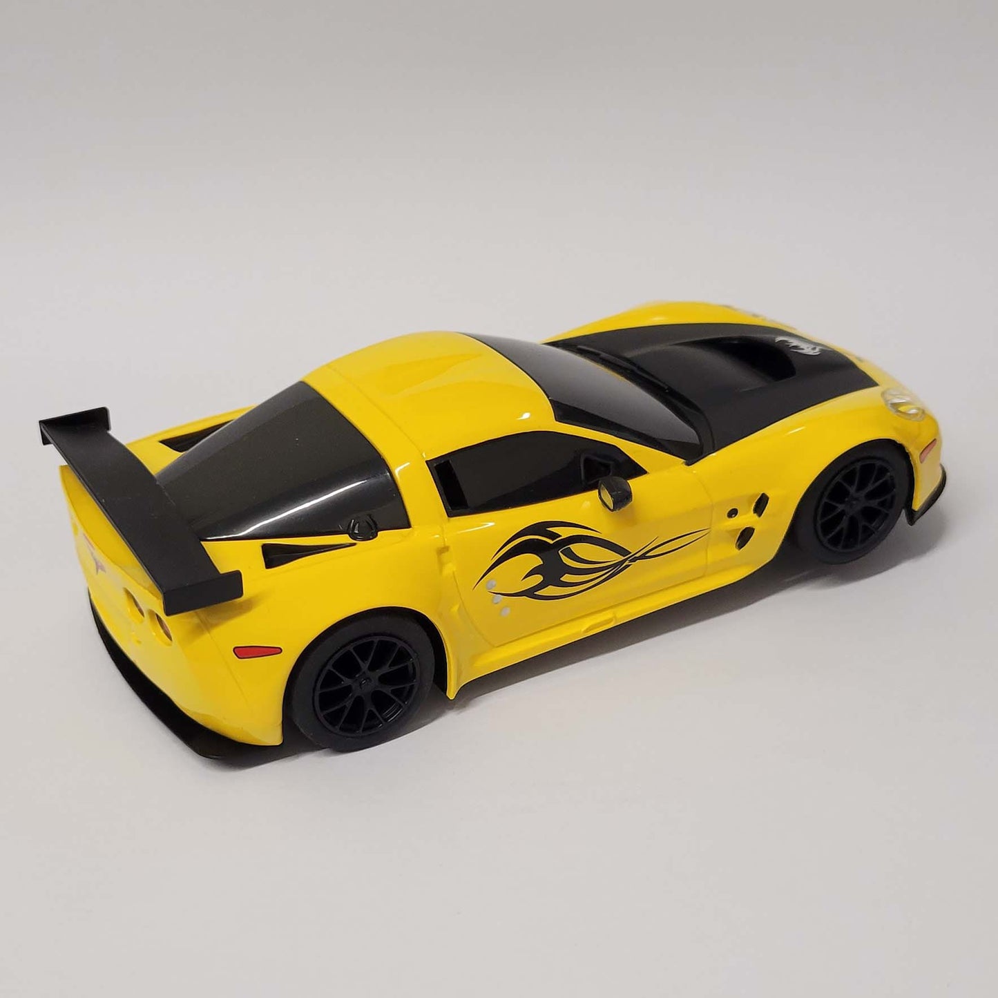 Coche Scalextric 1:32 - Chevrolet Corvette C6R amarillo *LUCES* NUEVO