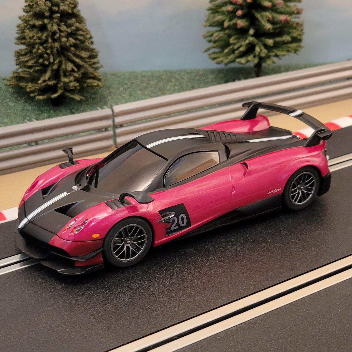 Scalextric 1:32 Car - C4274 Pagani Huayra #20