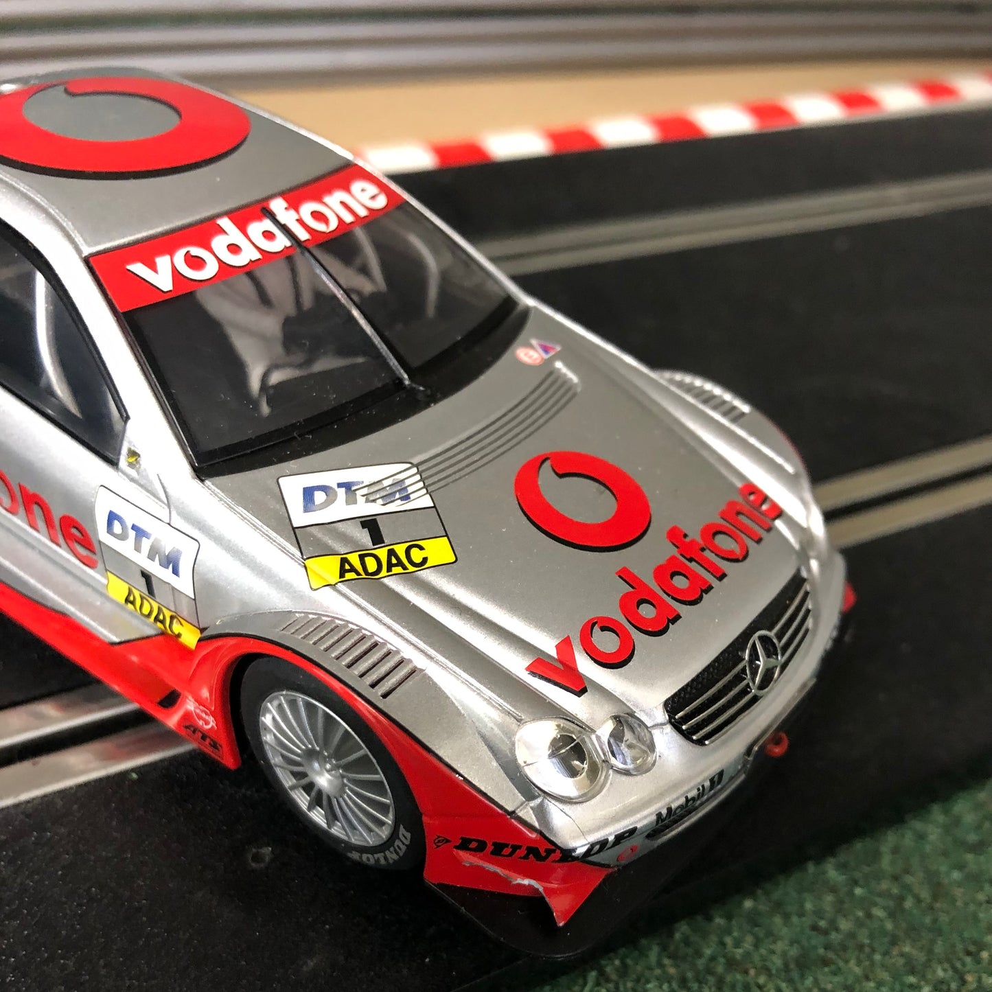 Coche Scalextric 1:32 - C2391 Mercedes Benz CLK-DTM Schneider #1 *LUCES* #Z