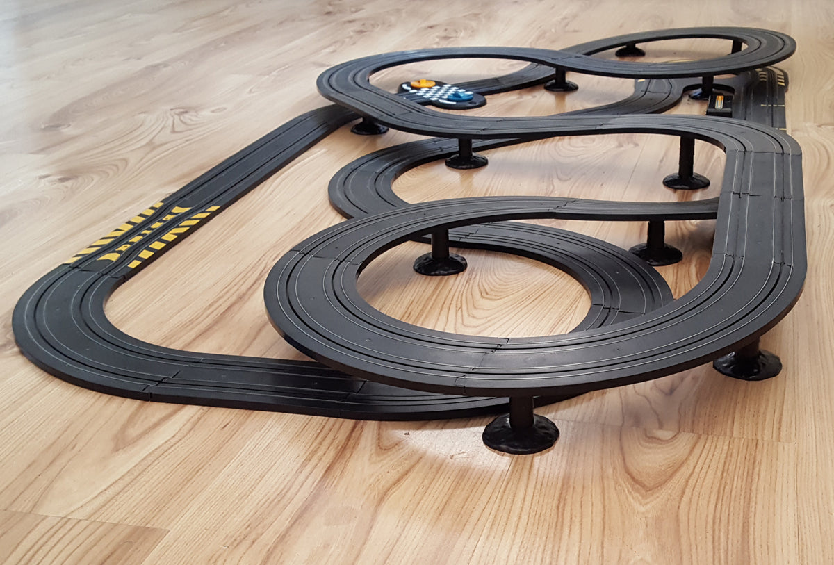 Micro Scalextric 1:64 Extended Track Layout MICRO WINDER