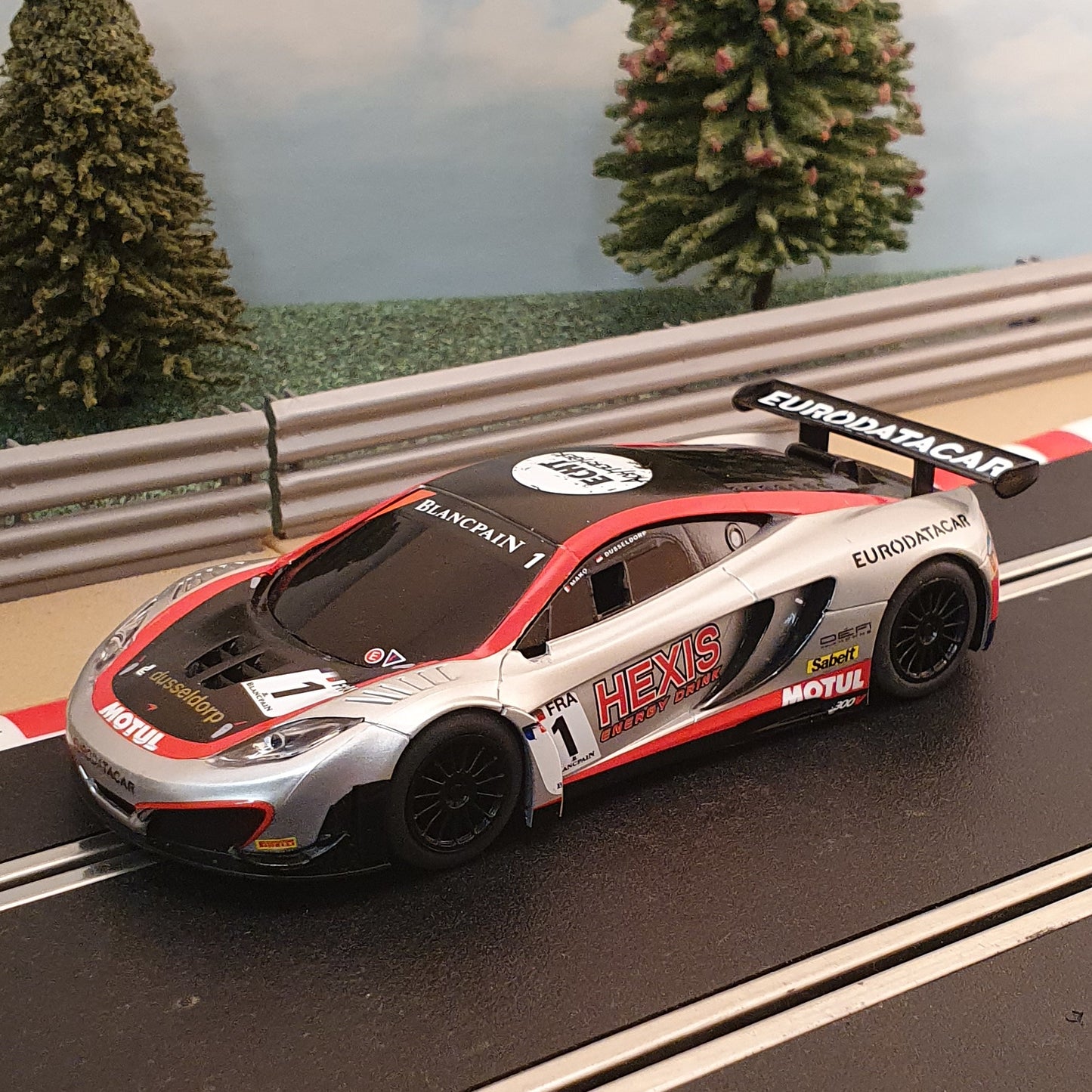 Coche Scalextric 1:32 - C3382 McLaren MP4-12C GT3 HEXIS #1 #MW