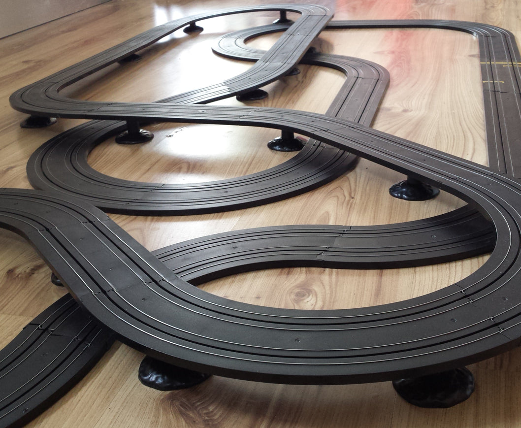 Micro store scalextric layouts