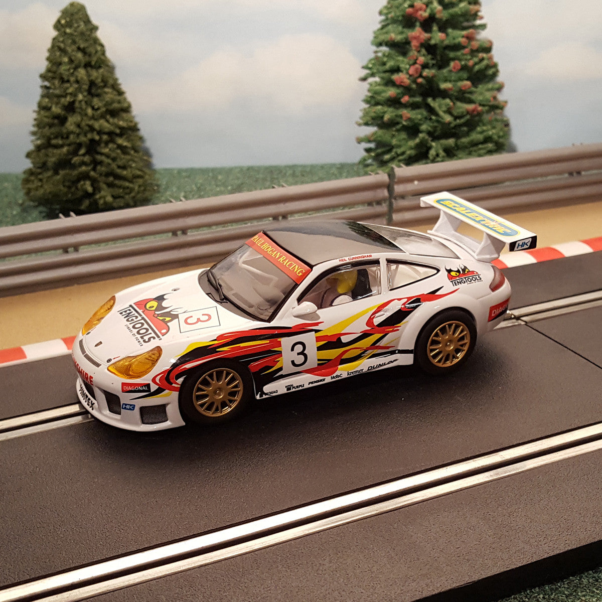 Scalextric 1:32 Car - White Porsche 911 GT3R #3 Teng Tools *LIGHTS*