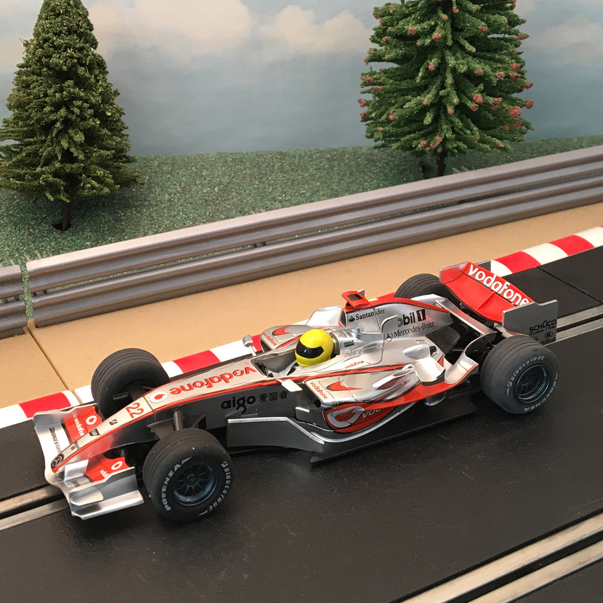 Scalextric 1:32 Car - C2865 F1 Vodafone MP4-21 Lewis Hamilton #22 #E