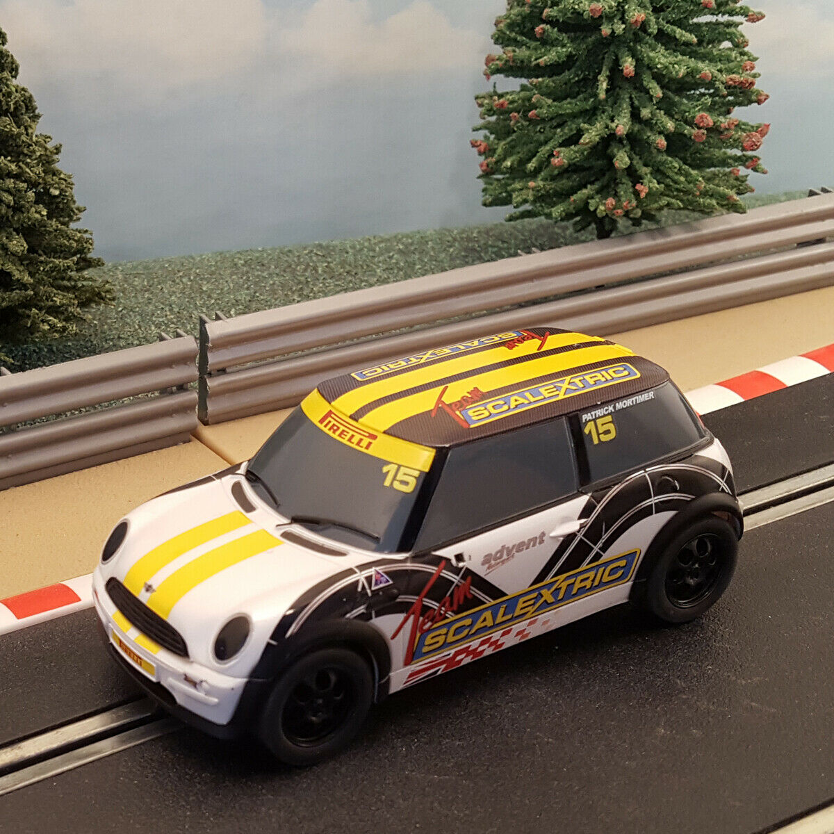 Coche Scalextric 1:32 - C3400 BMW Mini Cooper S 'Team Scalextric' #15 Mortimer #M