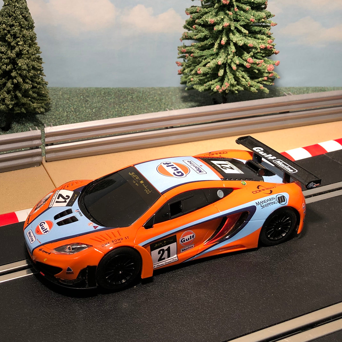 Coche Scalextric 1:32 - C3287 McLaren MP4-12C GT3 Gulf #21 #MW