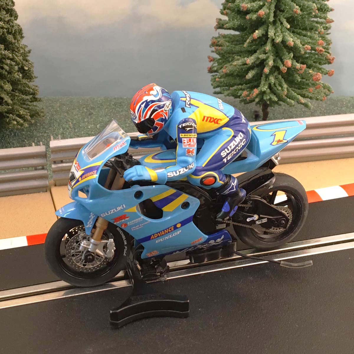 Scalextric 1:32 Motorbike - C6014 Suzuki GSXR1000 John Reynolds #1