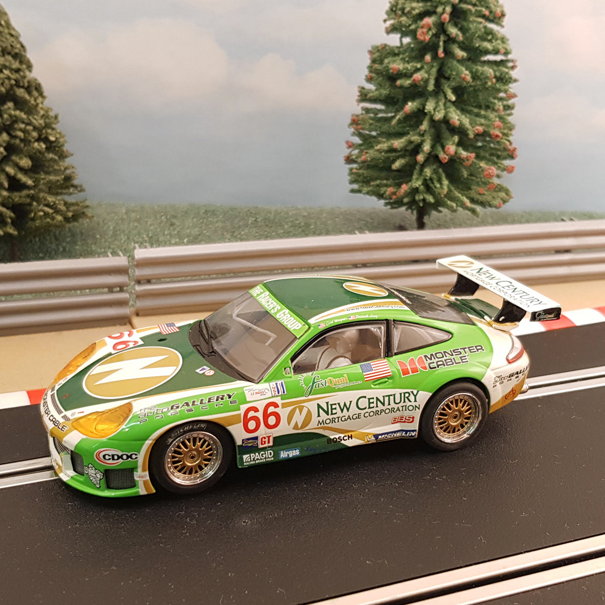 Coche Digital Scalextric 1:32 - C2665D Porsche 911 GT3R #66 Century LUCES #M