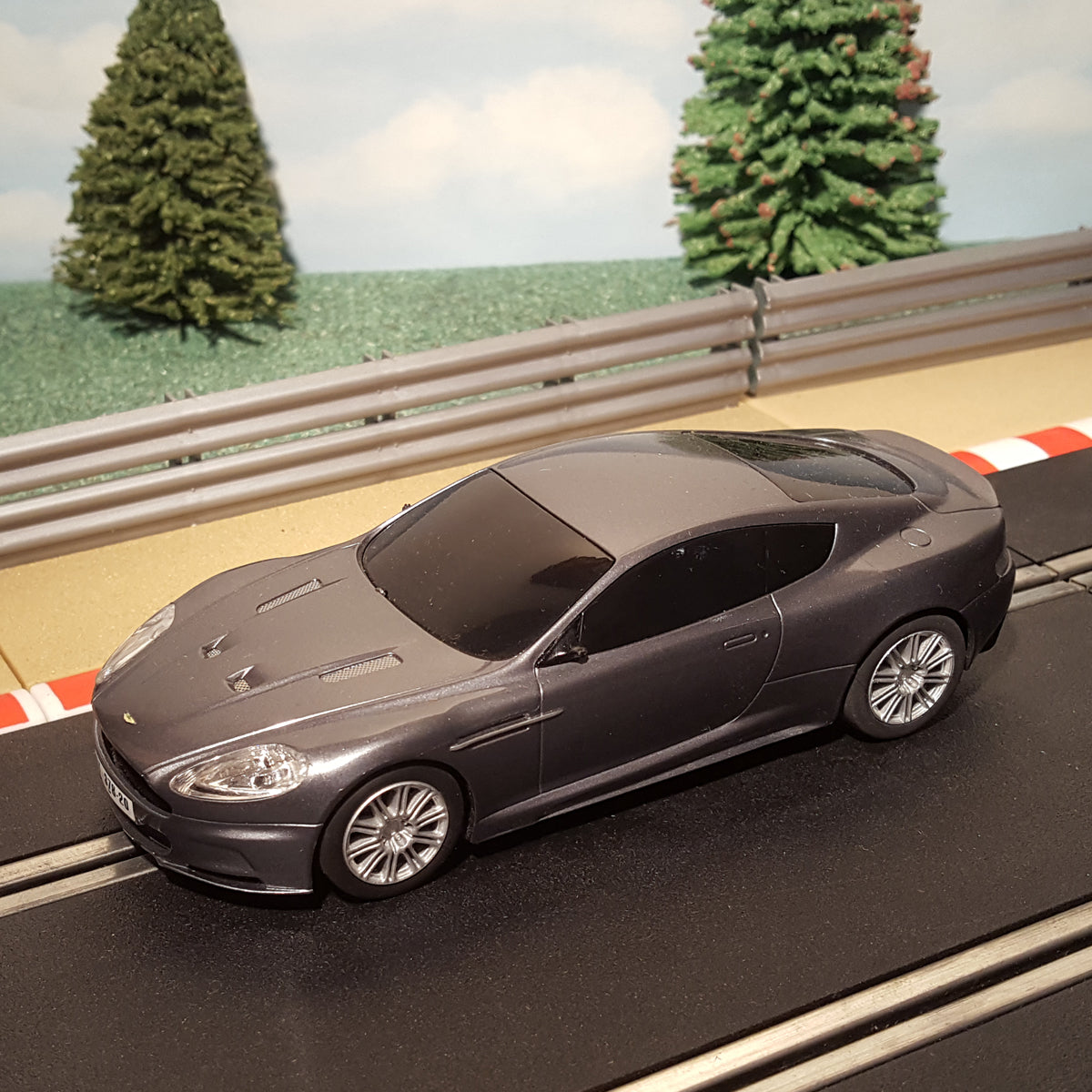 Scalextric 1:32 Car - Light Grey Aston Martin DBS James Bond #GWM