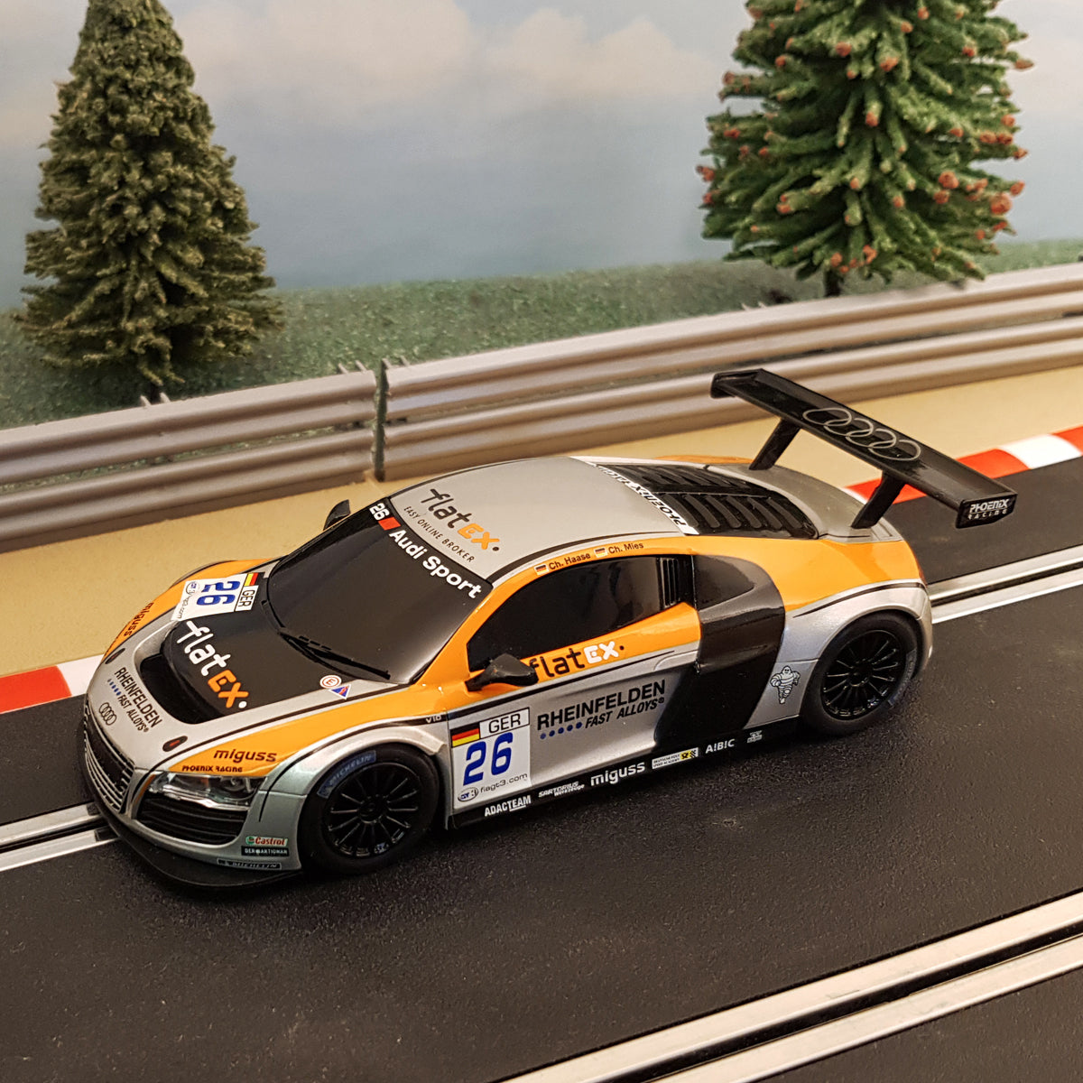 Coche Scalextric 1:32 - Audi R8 GT3 FlatEX #26