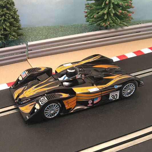 Coche Scalextric 1:32 - C2367 MG LOLA Le Mans 2002 Knighthawk #30 *LUCES* #FMTS