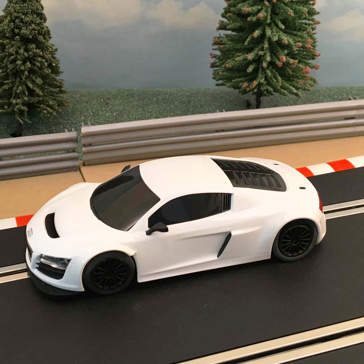 Scalextric 1:32 Car - White Audi R8 GT3 #WS